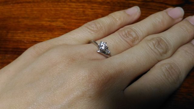 ダイヤが花で、メレダイヤがツタのようにみえてお気に入り