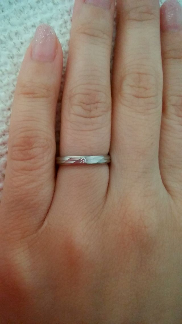 光の加減により見え方が若干変わるので3枚UPしています。