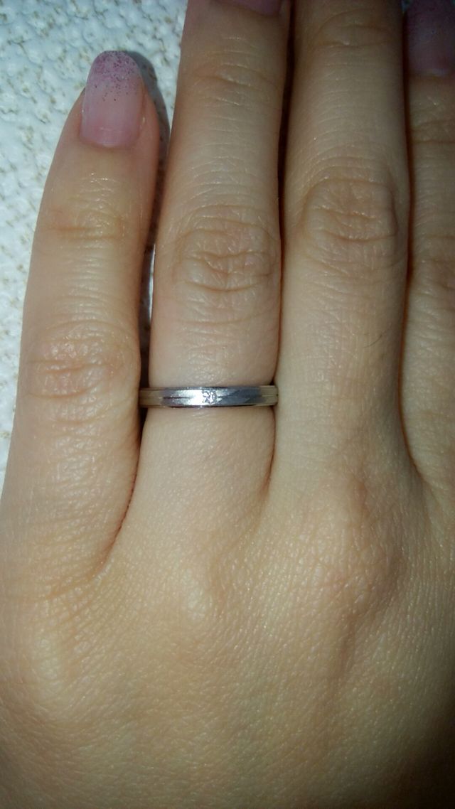 光の加減により見え方が若干変わるので3枚UPしています。