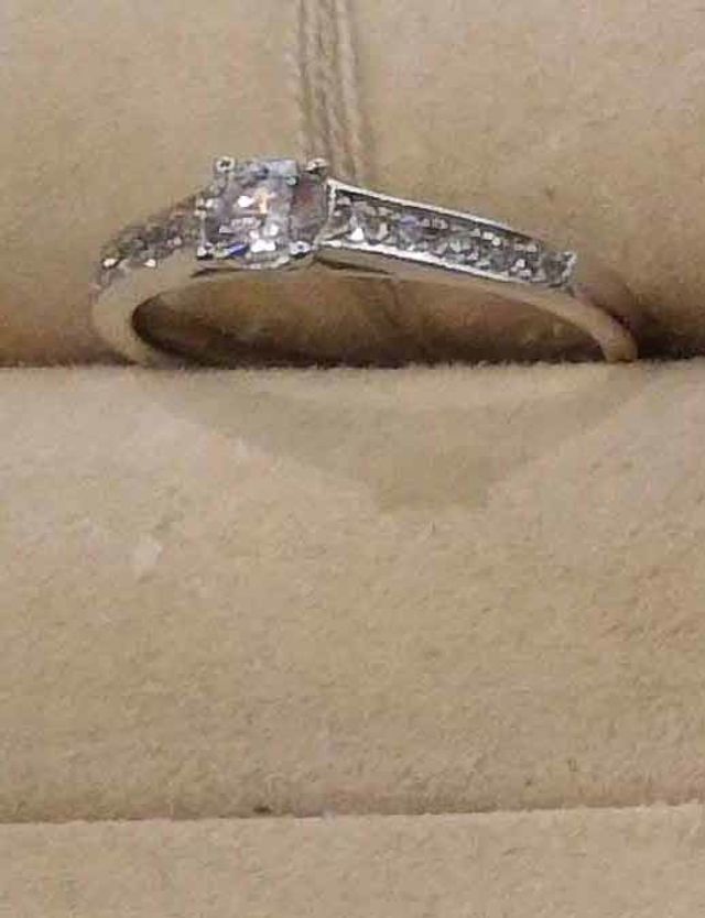 1石＋メレダイヤ