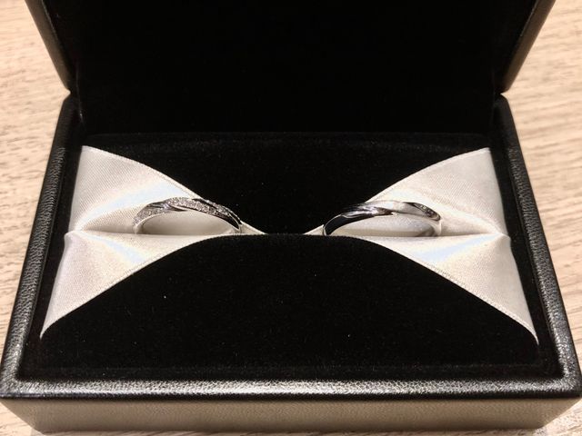 シャンスエターナルという指輪。カーブがとても綺麗です。