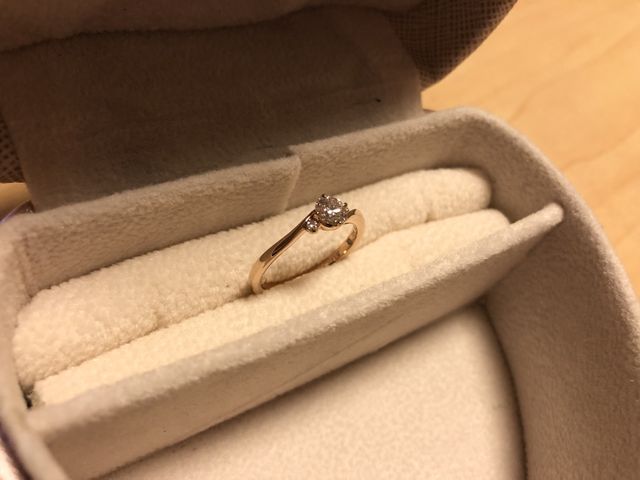 可愛い指輪にしたかったのでピンクゴールドのものを選びました。