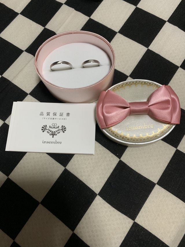 左側、男性用。右側、女性用。