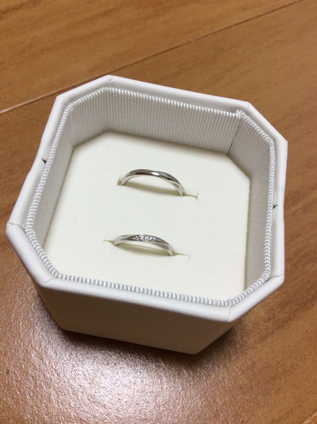 まだ指にはめていない購入したての時です。