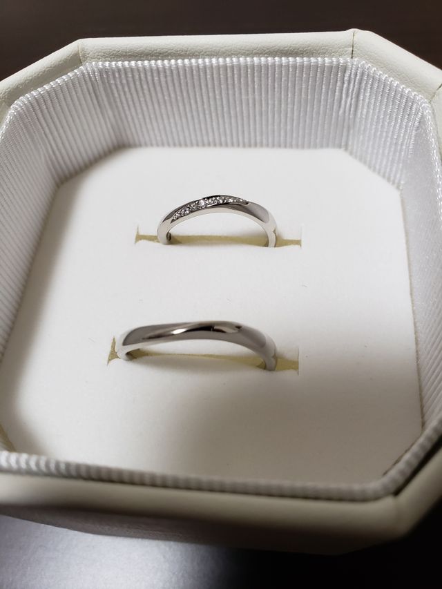 カーブが指を細く見せてくれます