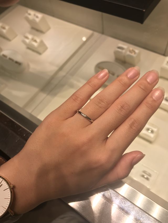 真ん中のダイヤが素敵です