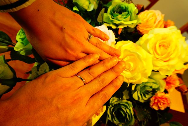 結婚指輪と婚約指輪を合わせて嵌められるデザイン