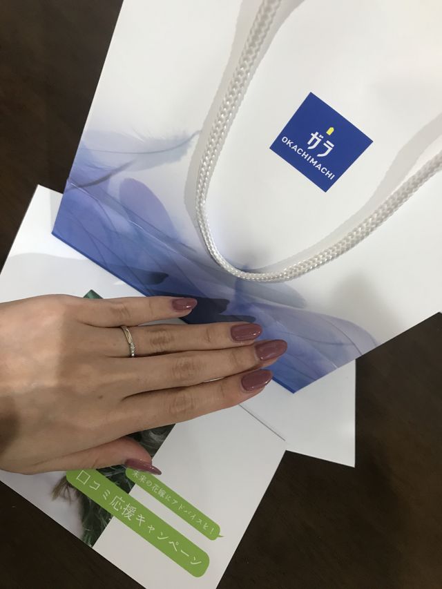 細身のデザインでシンプルだけど華やかなダイヤがお気に入り。