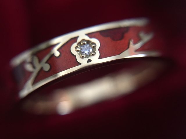 七宝シリーズ。素材によりカラー部分の見え方も異なってくる。