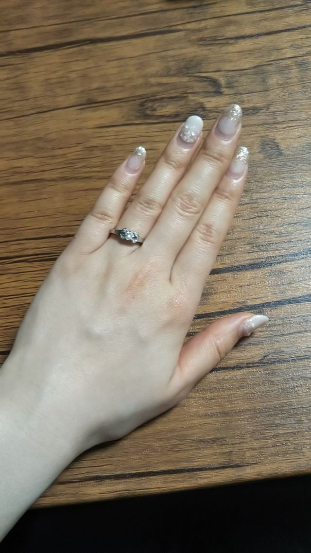 手が小さいため、あまり大きな石が似合いませんでした。