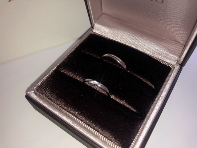 アイプリモさんのケレース、ペアの結婚指輪です。