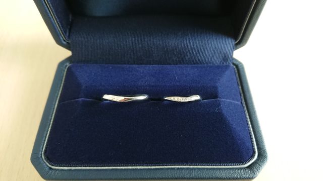 届いたその日に撮影しました。同じデザインです。