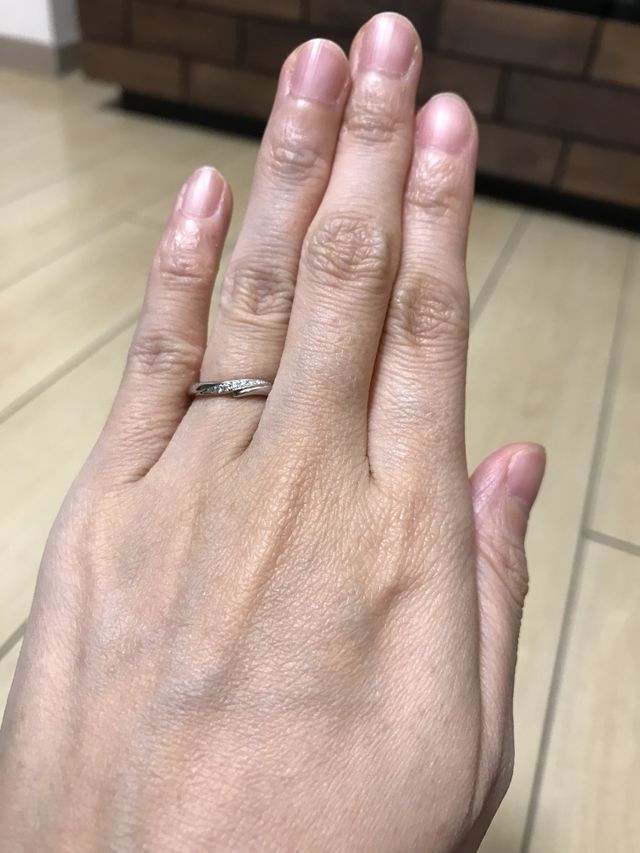 2019年イヤーモデルのノクターナルの結婚指輪。
女性用。
