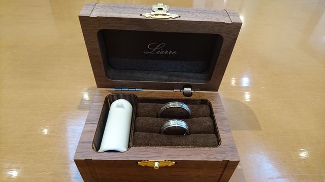 珍しいデザインの指輪です╭( ･ㅂ･)و ｸﾞｯ !