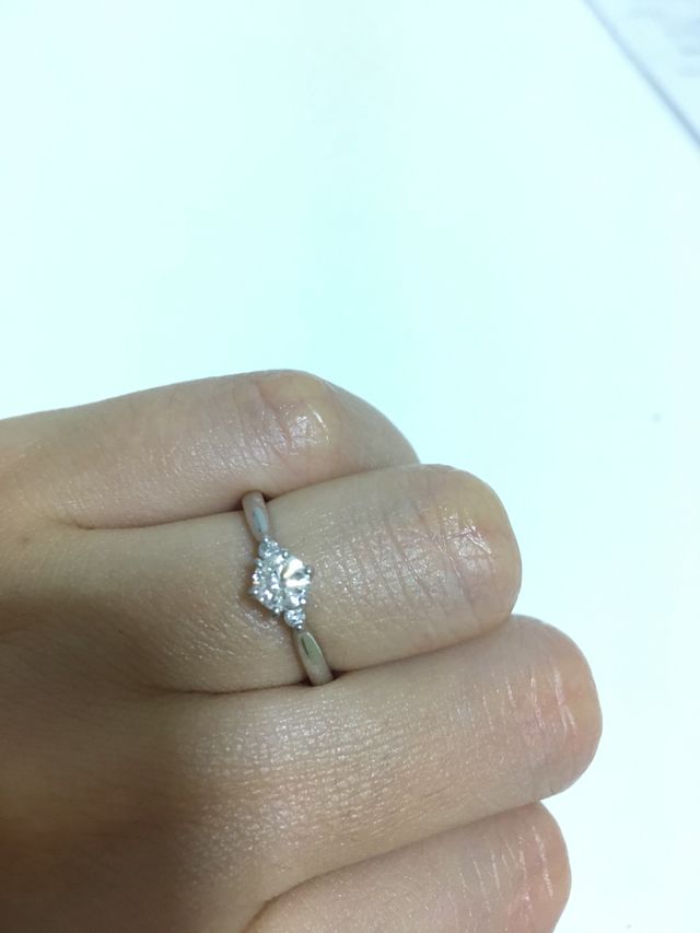 シンプルながらも存在感があって、キラキラと輝きます！