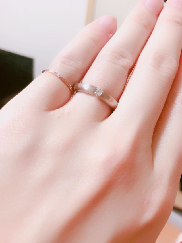 シンプルですが、存在感があり肌馴染みもとても良いです。