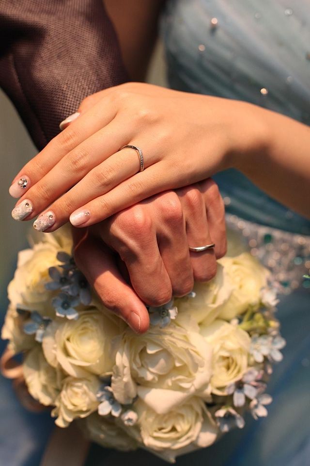 Ｖ字は深すぎず綺麗なライン。