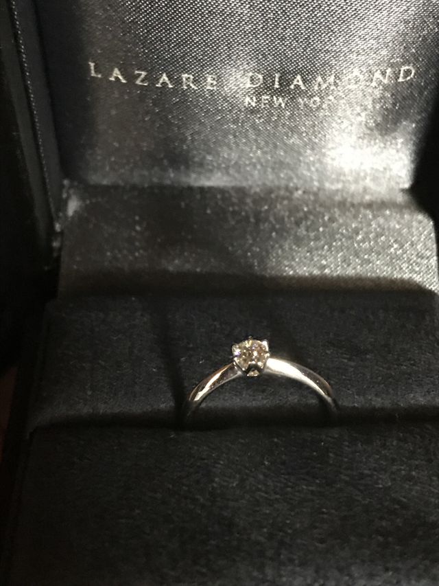 0.19カラット。
とても美しいです。