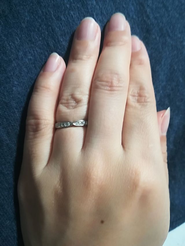 ダイヤモンドの輝きがとてもあります。