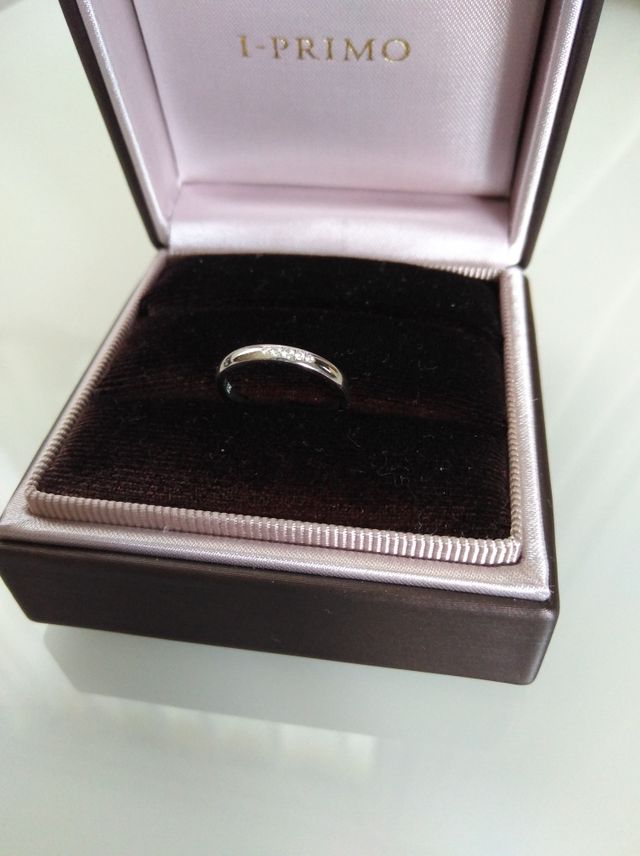 シンプルですが女性らしい感じで気に入りました！