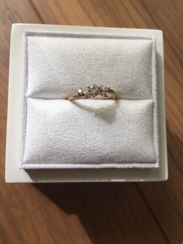 Dazzling ダズリン を基にしたオートクチュール、正面