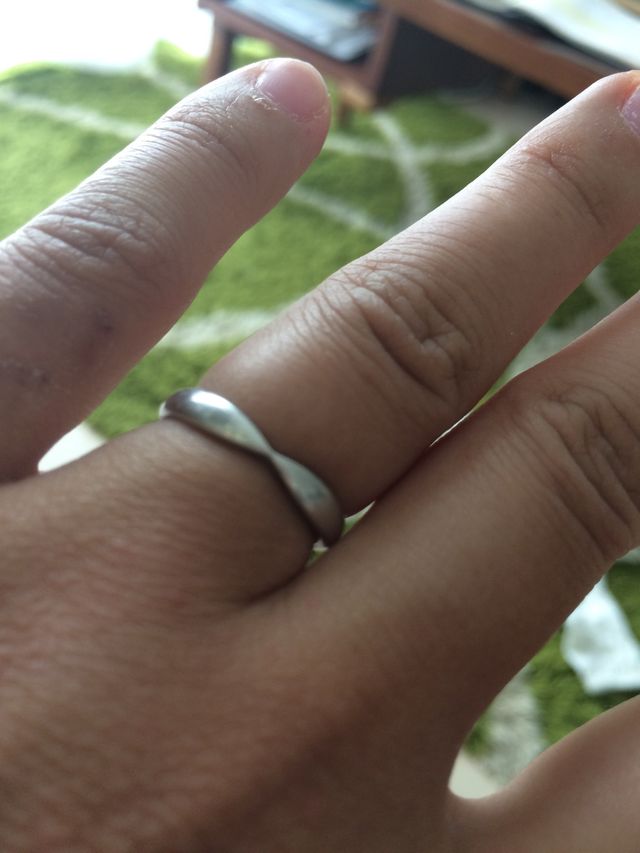 中央絞りのリボン風なデザイン