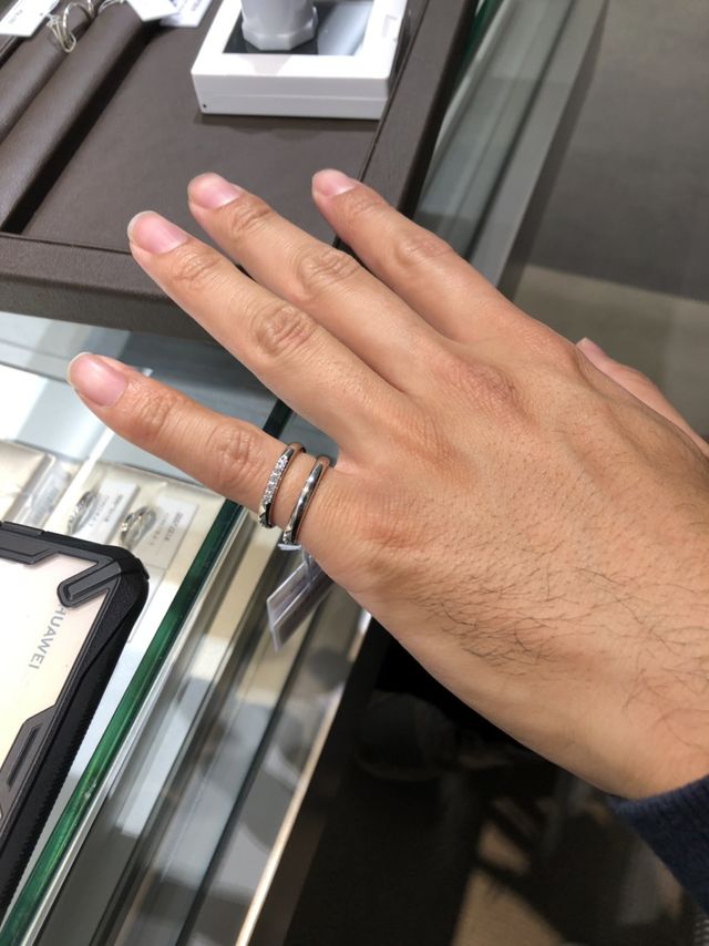 上が女性。下が男性。ペアです。