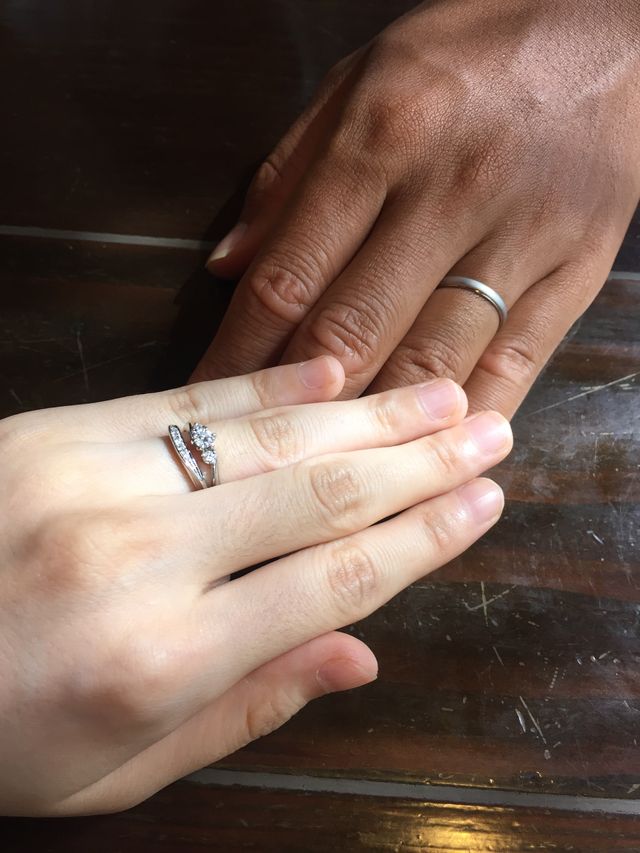 夫婦それぞれ、好きなデザインのものを選んで購入しました◎