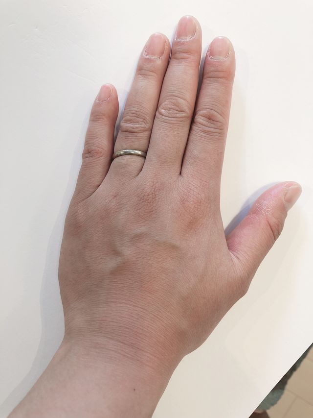 女性用指輪。鋳造にはないあたりの柔らかさが魅力だと思います。