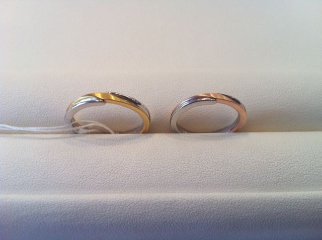 旦那はプラチナ&ゴールド、私はプラチナ&ピンクゴールドです