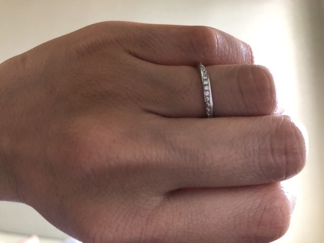 指輪を付け始めて3週間くらいの写真です。