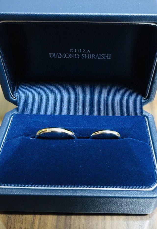 シンプルなダイヤ無しのストレートタイプ。