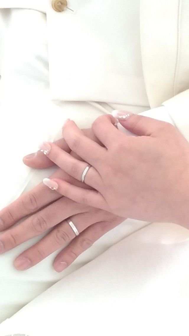 結婚式でカメラマンに撮ってもらった一枚です。