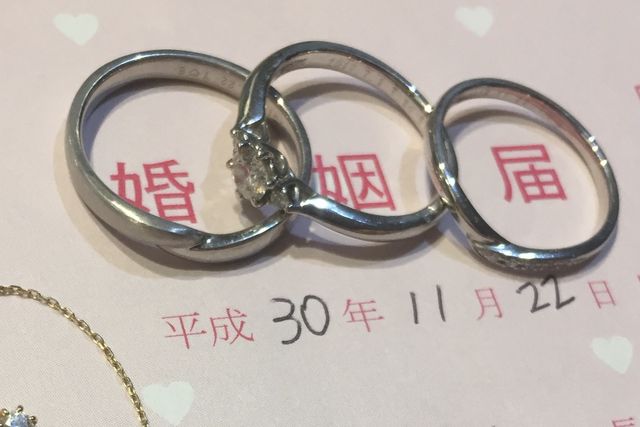 結婚指輪のみ、ブローチで購入しました！