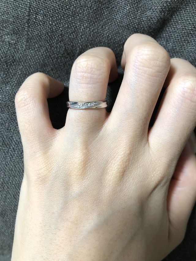 主人のもデザインは同じでダイヤなしになります。