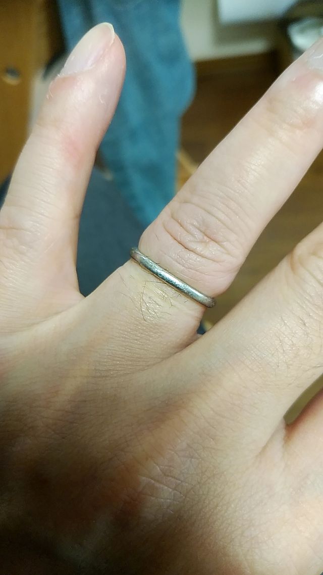 シンプルなデザインなので、ずっとつけていても邪魔にならない。