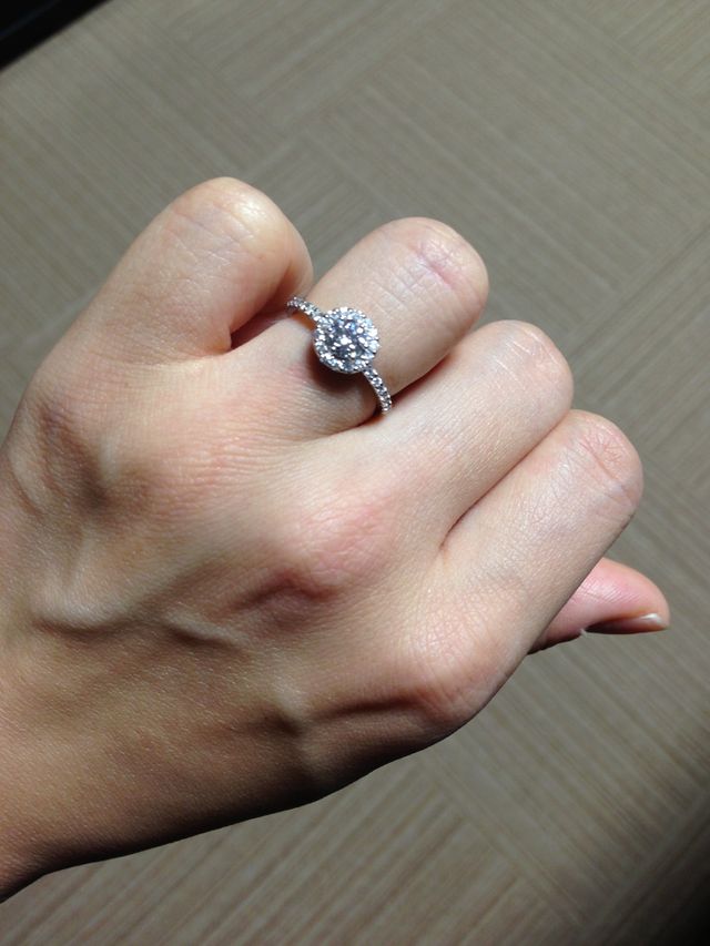 手が小さい私にはかなり存在感のあるリング！！