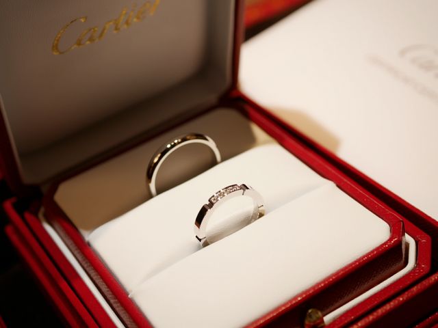 新婦がダイヤ入り、新郎はシンプルなものにしました☆