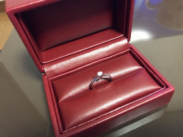 モニッケンダムの婚約指輪です。今の旦那からのプレゼントです。
