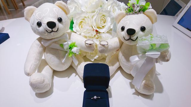 2人の結婚指輪と婚約指輪です！