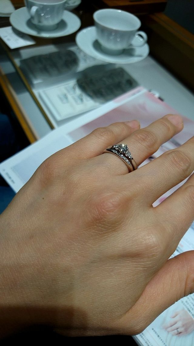 婚約指輪と結婚指輪を一緒に見に行きました。