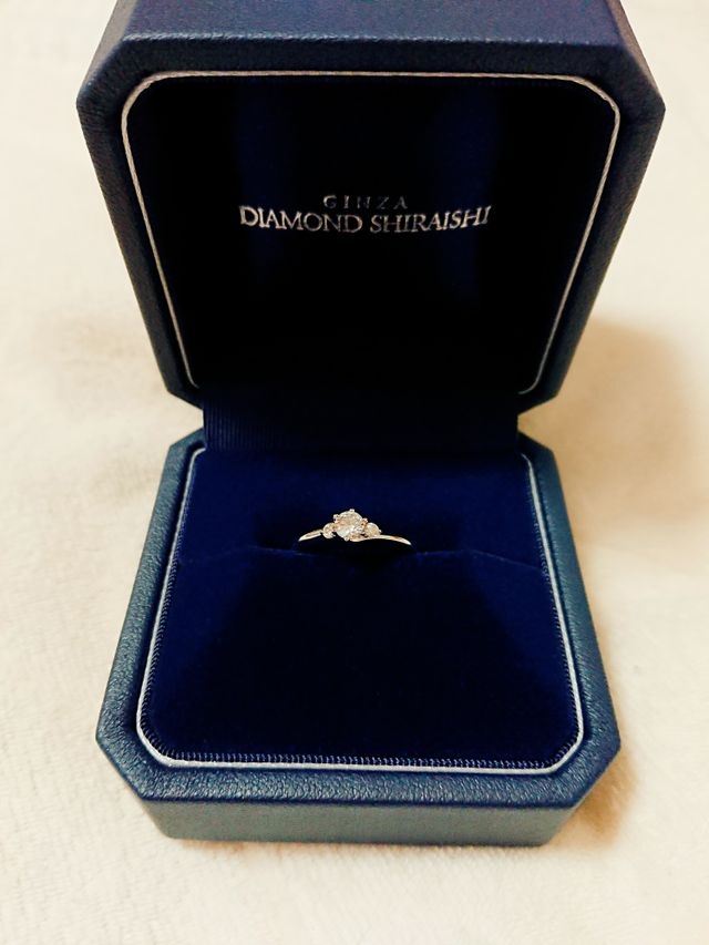 婚約指輪です。