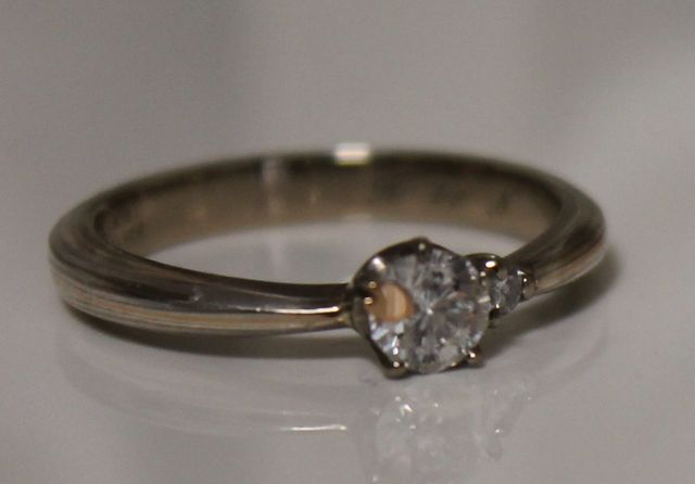 爪のひとつを桜の花びらの形に。