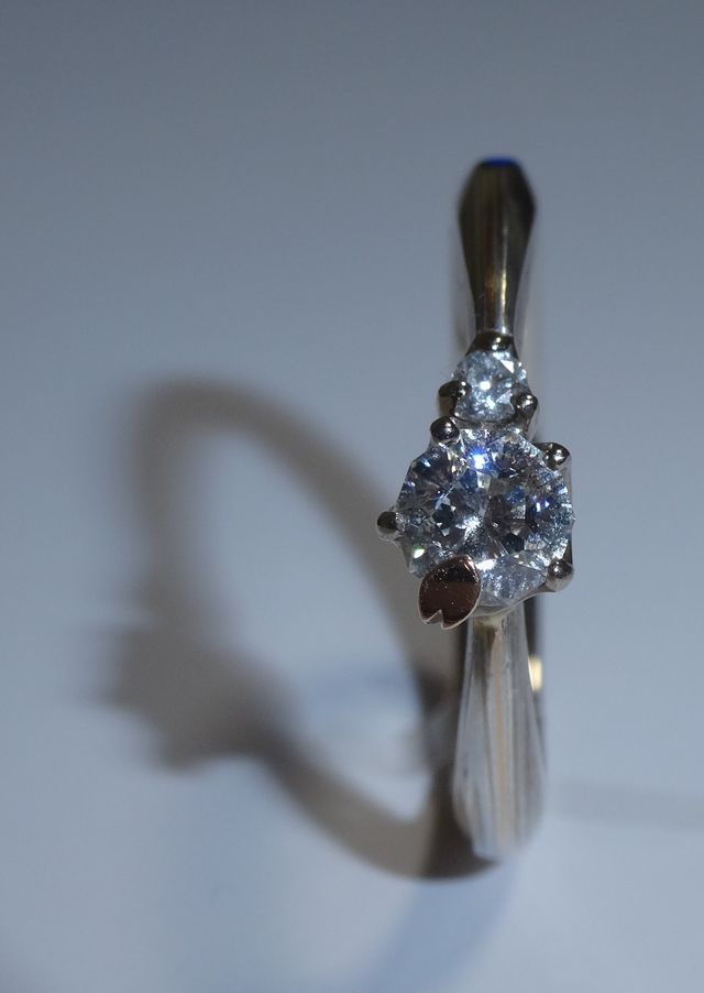 リングはシルバー・WG・PG。石は桜ダイヤモンド。