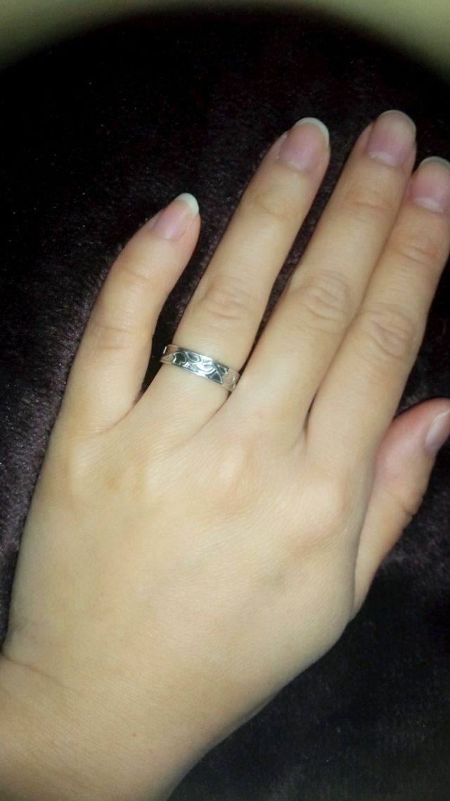 存在感のある指輪を選びたかったので太めの物にしました。