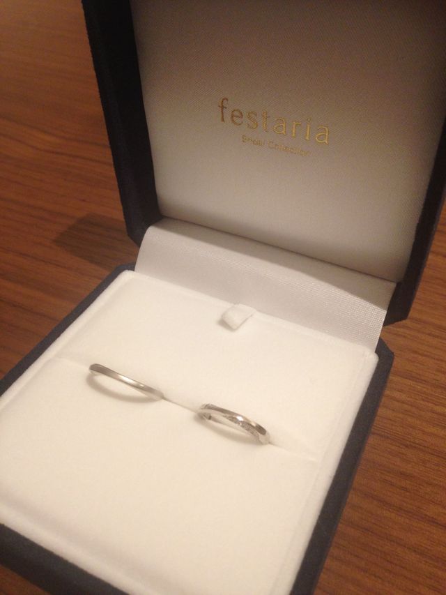 シンプルで何にでもあわせやすいデザインです