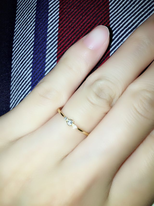 華奢なデザインを夫が気に入り、こちらに決めました。