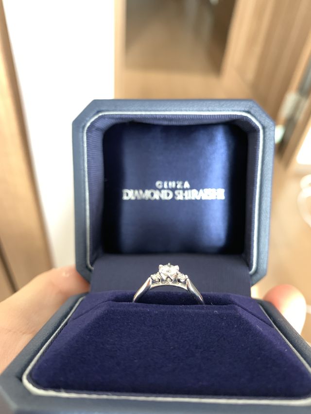 婚約指輪  横から