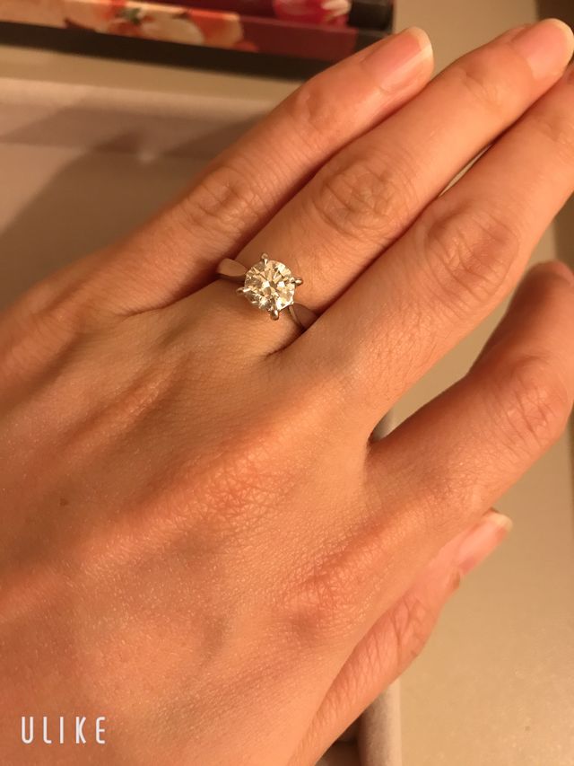 一粒ダイヤで、納得できる大きさにしました。