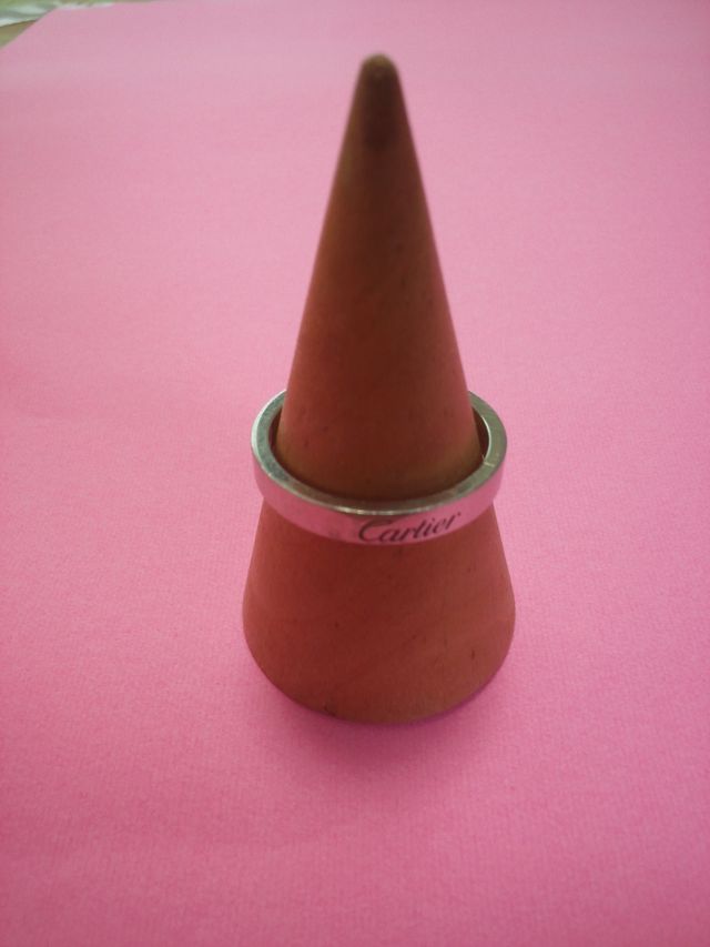 カルティエ エングレーブド ウェディング リング